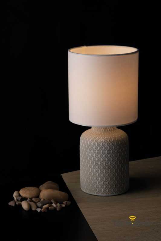 INTEC LAMPADA DA TAVOLO "RAVELLO" 1XE14 IN CERAMICA GRIGIA E PARALUME IN TESSUTO - immagine 3