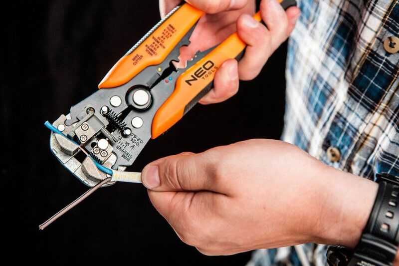 TOPEX PINZA SPELLAFILI AUTOMATICA 205mm PER CAVI 0,5-6mm2 - immagine 3