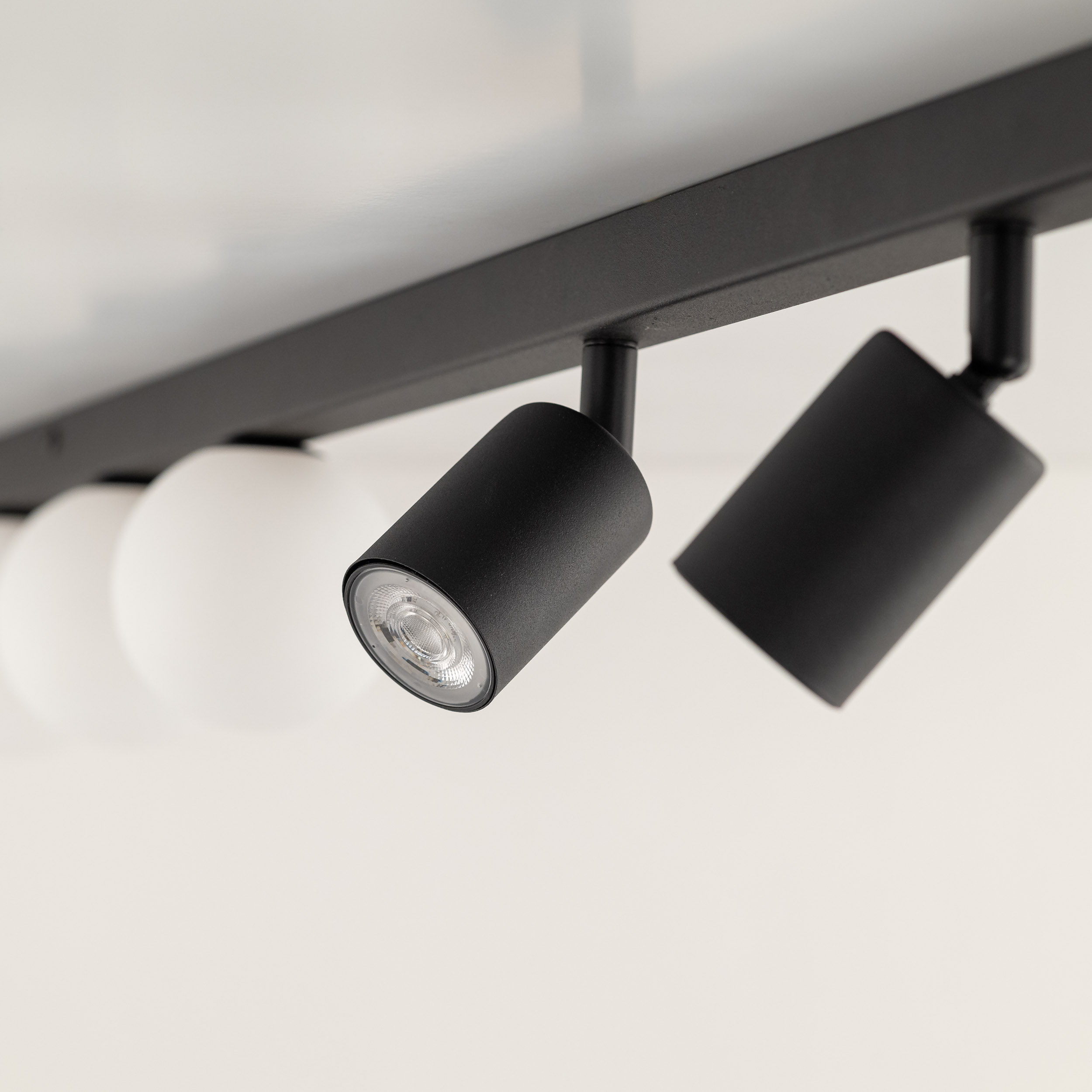 TK LIGHTING BARRA VOX 1,60mt CON 3 SPOT GU10 + 3 SFERE G9 NERA - immagine 3