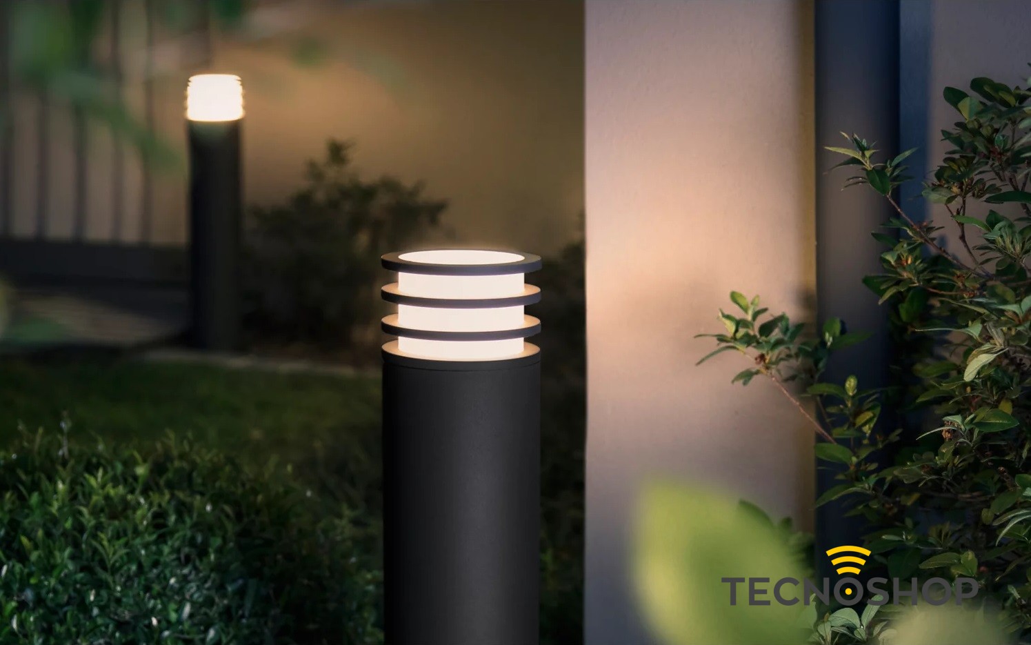 PHILIPS HUE PALETTO PER ESTERNI NERO LUCCA - immagine 5