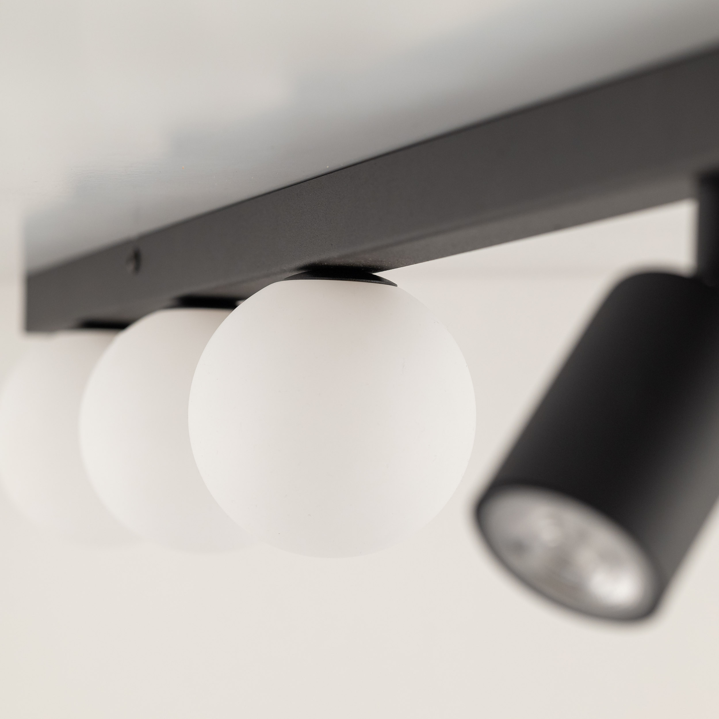 TK LIGHTING BARRA VOX 1,60mt CON 3 SPOT GU10 + 3 SFERE G9 NERA - immagine 4