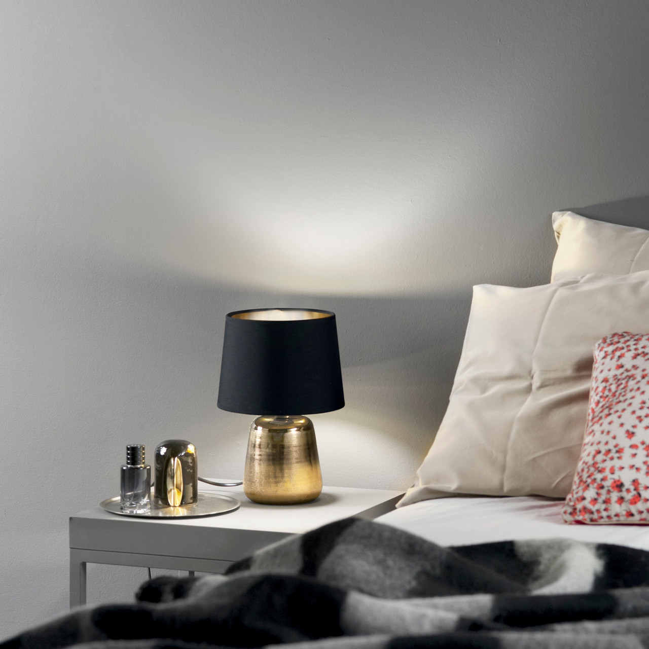 INTEC LAMPADA DA TAVOLO ECSTASY 1xE27 IN CERAMICA ORO E PARALUME IN TESSUTO NERO - immagine 2