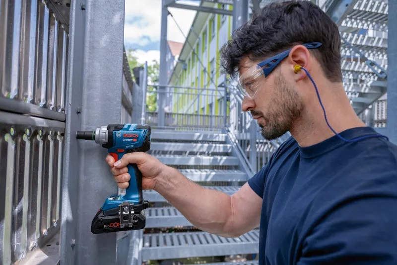 BOSCH AVVITATORE BATTENTE GDS 18V-330 HC IN VALIGETTA - immagine 4